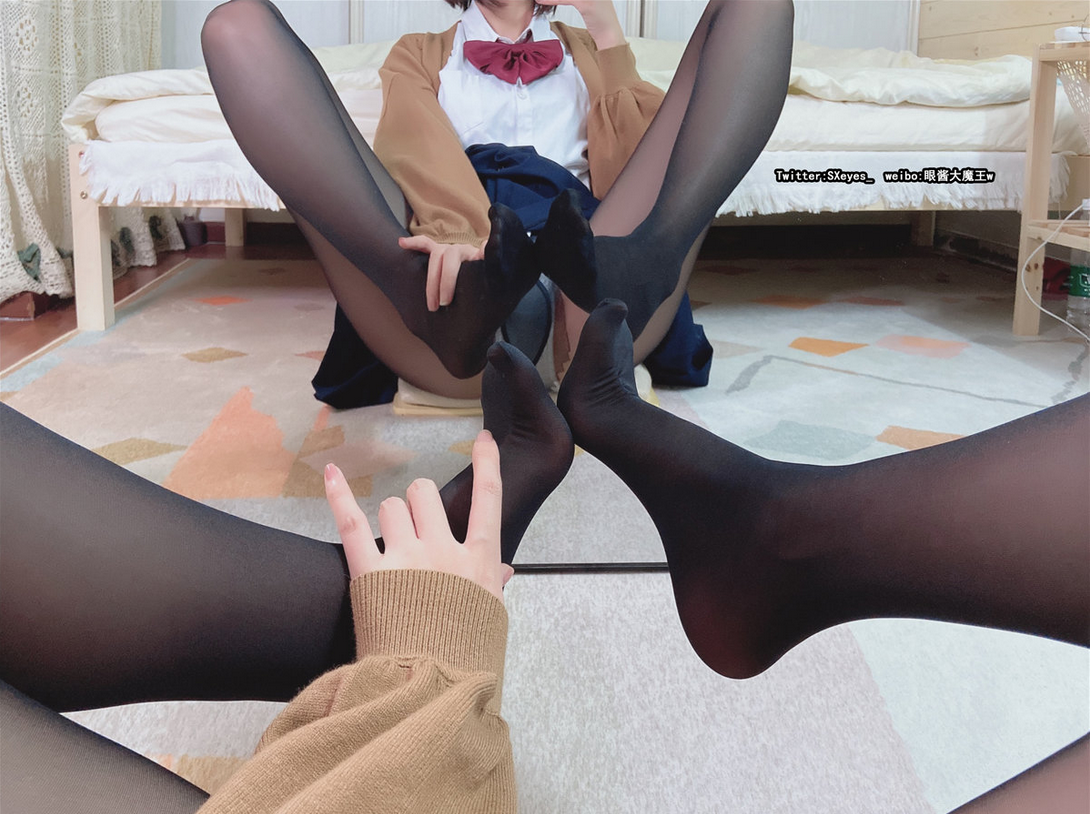 眼酱大魔王w 制服 [30P-92MB]