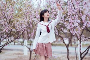 Shika小鹿鹿cos作品和个人介绍完美侧颜，coser中的高材生
