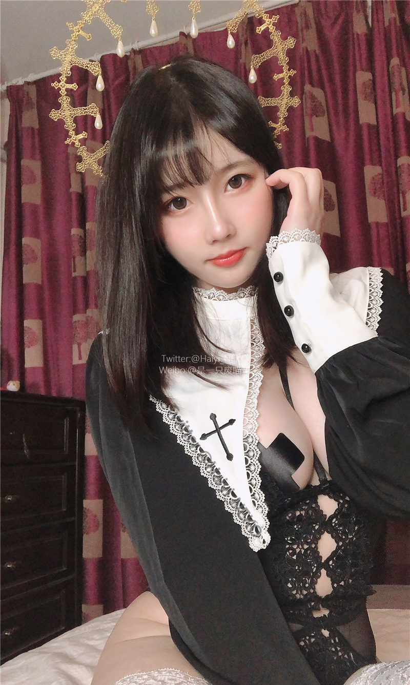 b544ed028aa7d6c511da0365743c61c5 是一只废喵了 微博coser全部作品[写真合集