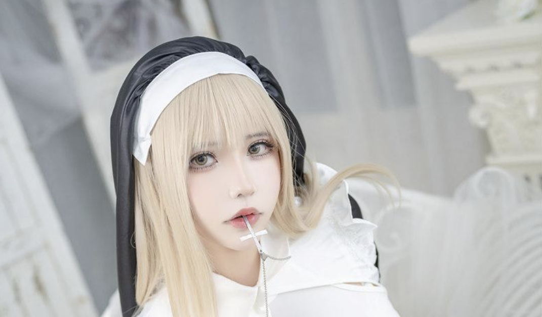 COSER抱走莫子a再度惊艳亮相!这次穿越至哪个二次元世界?