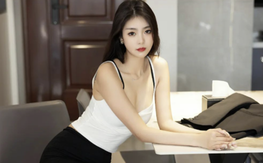 可乐Vicky的风采:重庆网红的时尚印记