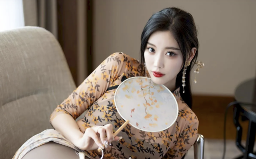 xiuren秀人网杨晨晨全部图片合集，这样高冷的妹子你能不爱吗